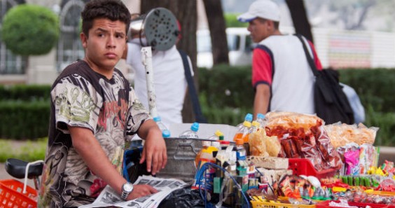 Jóvenes, los más afectados por la situación laboral en México. Foto: Cuartoscuro 