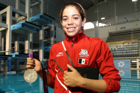 Alejandra Orozco conquistó medalla de bronce en la tercera fecha de la Serie Mundial de Clavados. Foto: EFE.