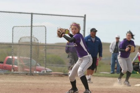 Ashley Thompson es una softbolista que aun no culmina su preparatoria. Foto: softballshowcase.