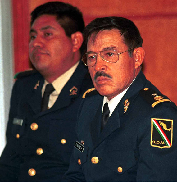 El 24 de marzo de 2003 inició juicio del General. Fue sometido a Consejo de Guerra, acusado de delitos contra la salud y de estar vinculado con el narcotraficante Gilberto García Mena, Alias "El June", lugarteniente de Osiel Cárdenas, entonces cabeza del Cartel del Golfo. Foto: Cuartoscuro