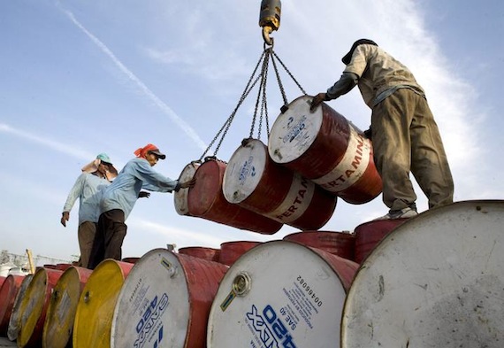 Aunque el precio del barril mexicano alcance de nuevo los 70 dólares, no se recaudará lo estimado en la LIF del próximo año. Foto: EFE/Adi Weda