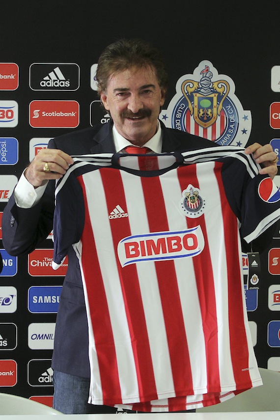 El 2 de abril fue presentado Ricardo Lavolpe como entrenador de las Chivas. Foto: Cuartoscuro