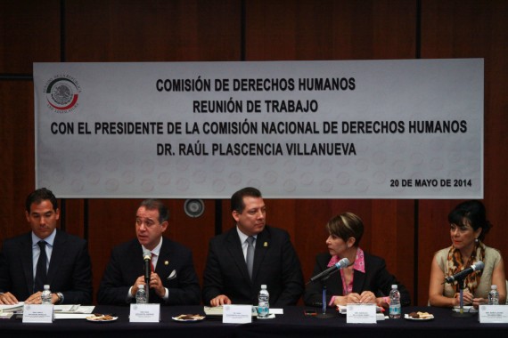 Comparecencia del ombudsman nacional, Raúl Plascencia Villanueva. Foto: Antonio Cruz, SinEmbargo