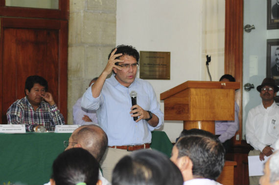 El Senador del PRD, Armando Ríos Piter elaboró una propuesta para defender la libertad en Internet. Foto: Cuartoscuro