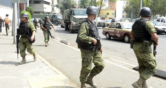 HRW demandó al gobierno de Enrique Peña Nieto esclarecer e investigar a fondo la muerte de 22 civiles a manos de elementos del Ejército en Tlatlaya. Foto: Cuartoscuro