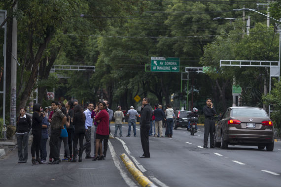 En los edificios del Distrito Federal se activaron los protocolos de seguridad. Foto: Cuartoscuro