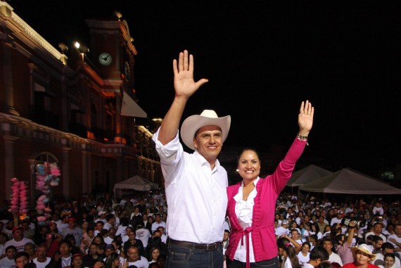 El Gobernador de Nayarit, Roberto Sandoval, hace campaña a favor de su partido, denuncia PAN. Foto: Cuartoscuro