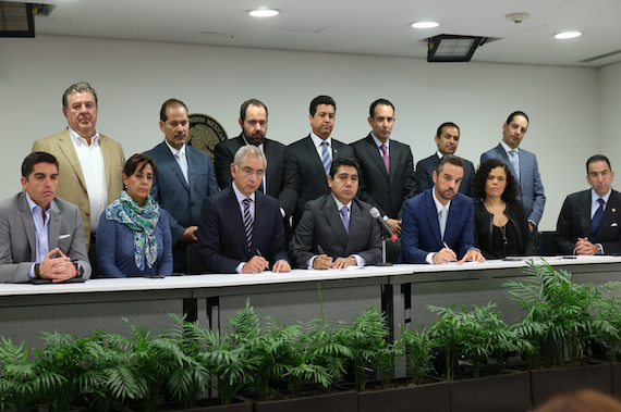 La bancada del PAN en conferencia de prensa. Foto: PAN Senado