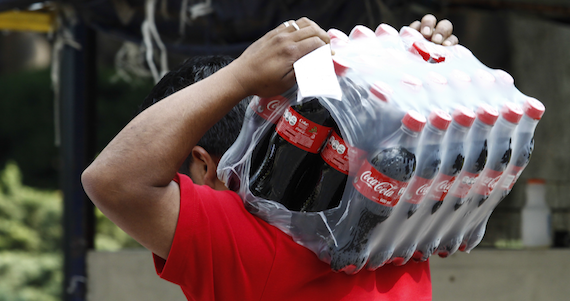 Este año se han recaudado  12 mil 400 millones de pesos por concepto de impusto a los refrescos. Foto: Cuartoscuro