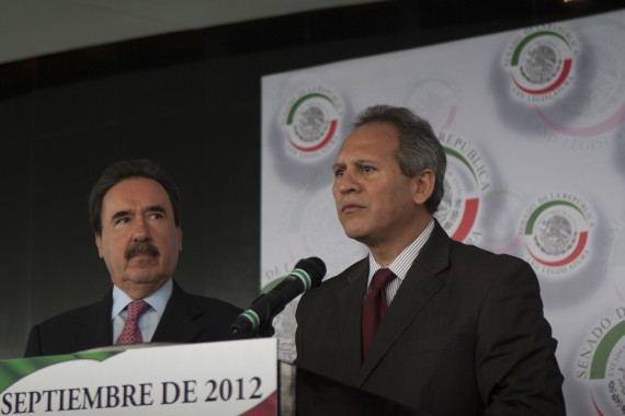 Emilio Gamboa Patrón y Gerardo Sánchez en conferencia de prensa por la creación de la comisión anticorrupción. Foto: Cuartoscuro