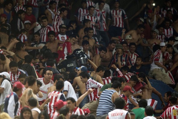 Violencia Clasico Tapatio Atlas vs Chivas.