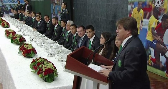 Encuentro de la Selección Nacional con el Presidente Enrique Peña Nieto. Foto: Twitter Presidencia. 