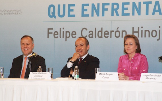 "Como simple ciudadano, seguiré sirviendo a México. Agradecido del privilegio que me da la vida de ser mexicano", dijo Felipe Calderón. Foto: Antonio Cruz, SinEmbargo