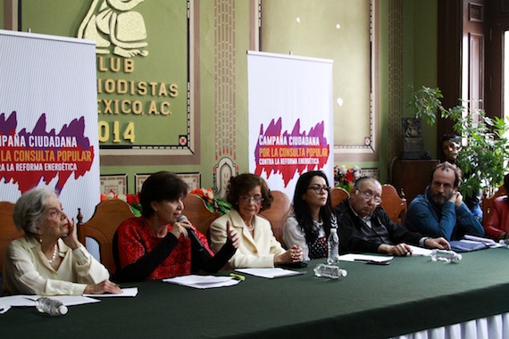 Activistas, escritores y actores pidieron a Morena y al PRD  "unificar sus esfuerzos y no su dispersión en dos consultas sobre el mismo tema". Foto: Antonio Cruz, SinEmbargo.