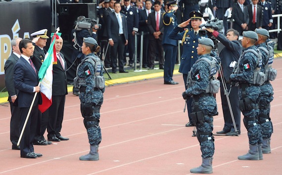 El Presidente Enrique Peña Nieto presentó ayer la Gendarmería Foto: Francisco Cañedo, SinEmbargo