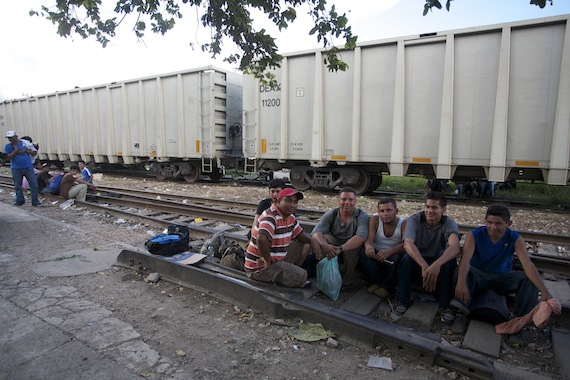 De 500 migrantes que abordaban el tren en Arriaga cada día, ahora solo suben 15 ó 20. Foto: Cuartoscuro 