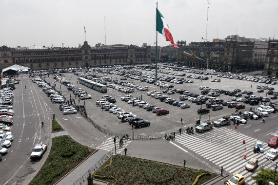 El Zócalo capitalino durante el II Informe Foto: Francisco Cañedo, SinEmbargo