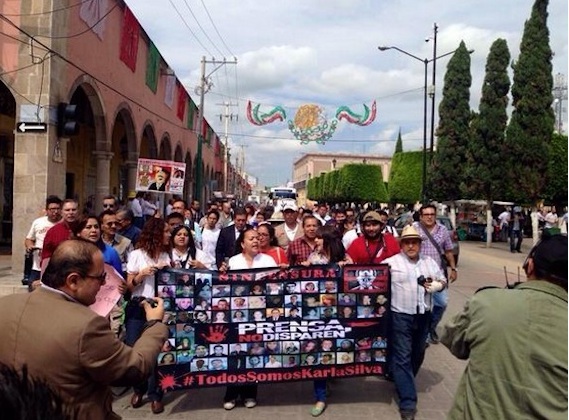 Esta semana el gremio periodístico marchó en repudio al ataque contra Karla Silva. Foto: Twitter.