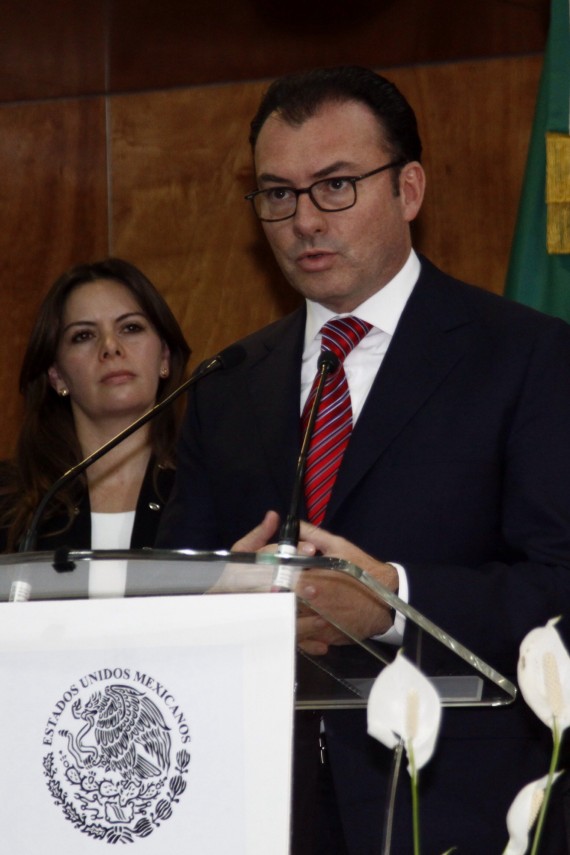 El Secretario de Hacienda presenta el presupuesto de egresos 2015. Foto: Cuartoscuro