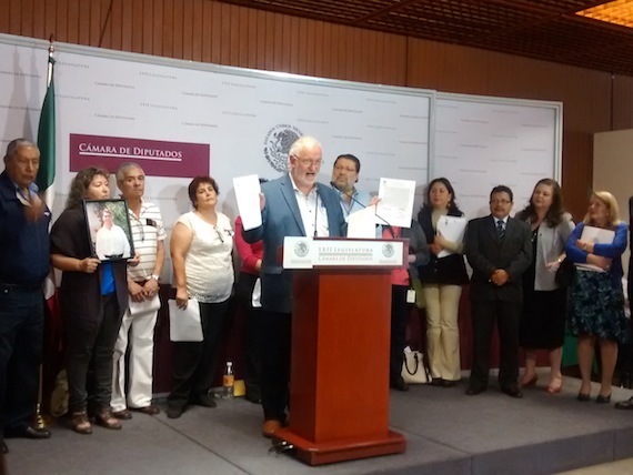 Alberto Athié presentó la demanda de Juicio Político en contra de Raúl Plascencia. Foto: Laura Cordero, SinEmbargo