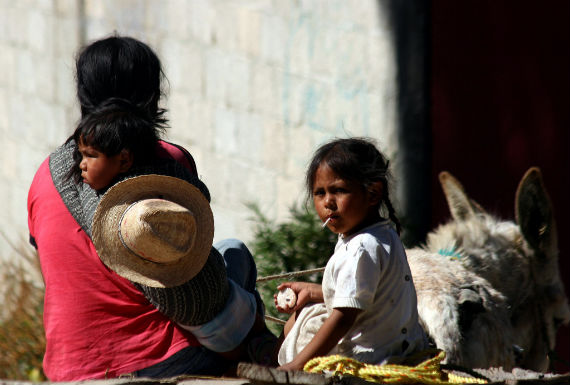 Con las modificaciones a la Ley Orgánica Municipal, decenas de niños han quedado sin actas de nacimiento. Foto: Cuartoscuro