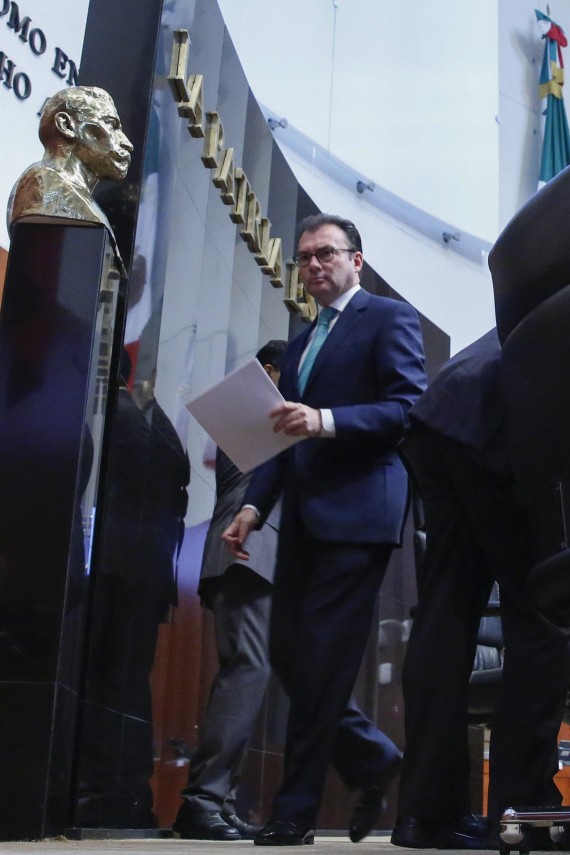 Senadores del PAN reprochan al Secretario de Hacienda, Luis Videgaray Caso, las cifras positivas de la economía mexicana. Foto: Cuartoscuro