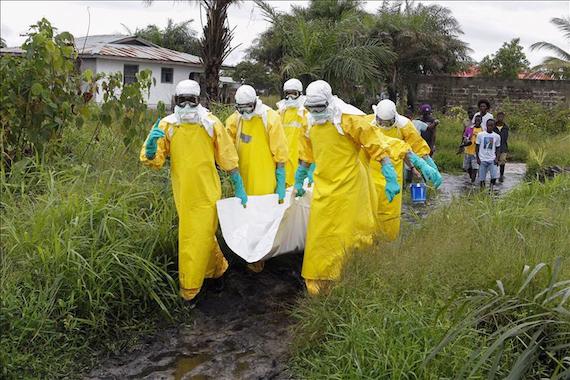 Después del primer caso de ébola en EU, encontraron otro con posibles síntomas. Foto: EFE