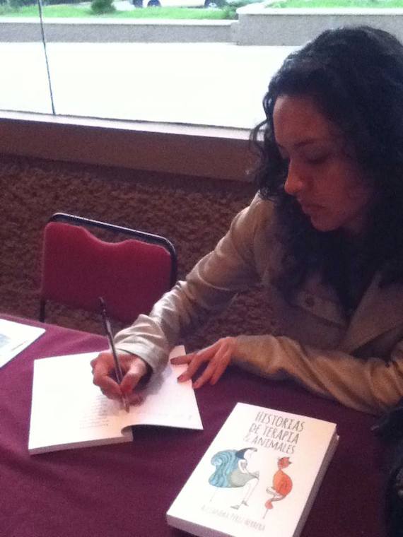 Alejandra Pérez Herrera, autora del libro "Historias de terapia y animales", Maestra en Gestalt e Instructora de Equinoterapia. Foto: Cortesía.