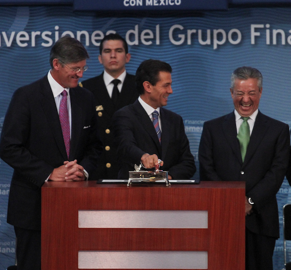 Crobat Peña Nieto Y Medina Mora Durante La presentación Del Programa De Inversiones Del Grupo Financiero Banamex Foto Cuartoscuro