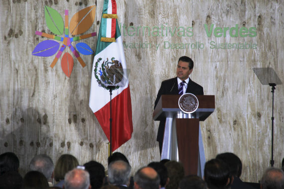 El presidente Enrique Peña Nieto en su conferencia aseguró que las reformas traerían mejores empleos. Foto: Cuartoscuro