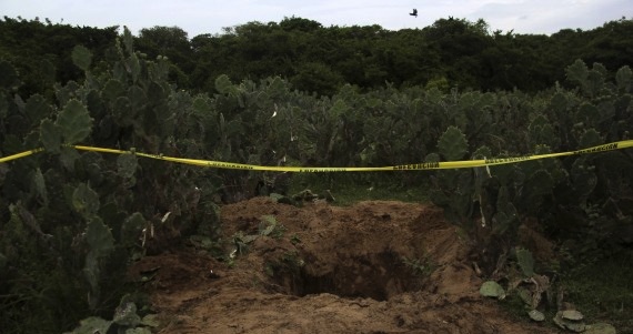 UPOEG hallan al menos 10 fosas en Iguala. Foto: Cuartoscuro 