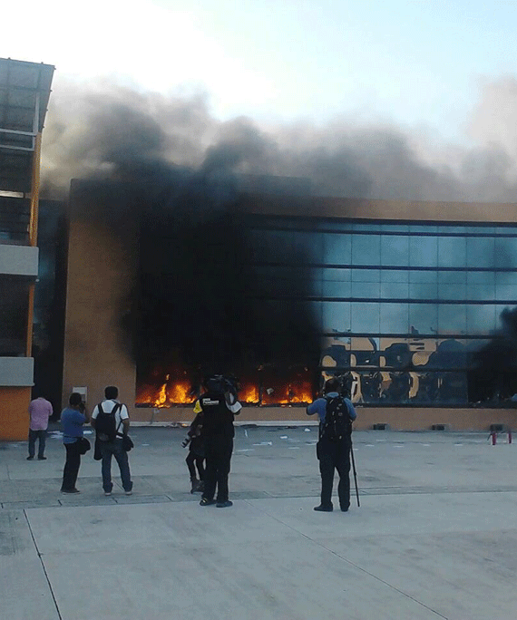 El Palacio de Gobierno. Fuente: Twitter, @noticiasacapulco