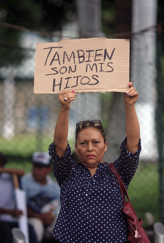 Los hijos de muchos. Foto: Francisco Cañedo, SinEmbargo