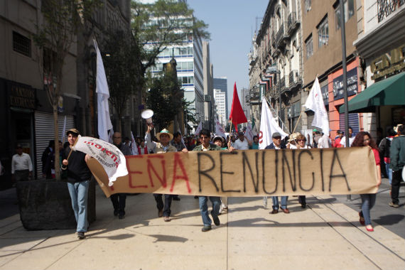 Cientos de personas acudieron el domingo el mitin convocado por Morena. Foto: Francisco Cañedo, SinEmbargo