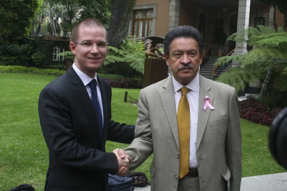 Los líderes del PAN  PRD, Ricardo Anaya y Carlos Navarrete, respectivamente. Foto: Cuartoscuro