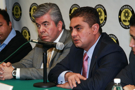 Álvaro Martínez Cruz (izq) aseguró que el Delegado en Cuajimalpa no tolera las opiniones en contra de su gestión. Foto: Antonio Cruz, SinEmbargo