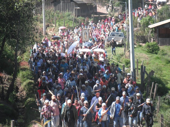 Los pobladores aclararon que no pretenden pelear con nadie, pero dijeron que sí van a cuidar a su pueblo. Foto: Facebook.