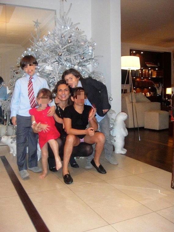 Esta fue la última vez que Maude Versini vio a sus hijos en 2011. Foto vía Twitter: @MaudeVersini.