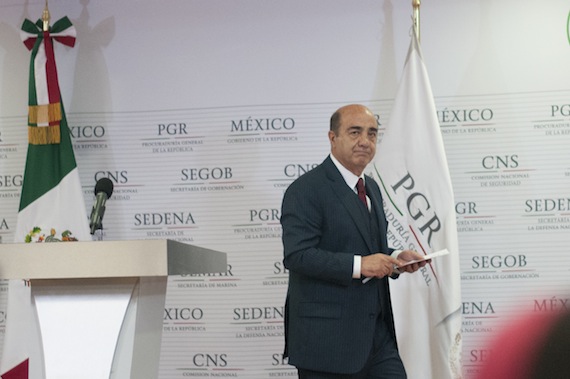 #YaMeCansé, la última frases del Procurador Murillo Karam al finalizar su conferencia el viernes, fue utilizada para manifestar la indignación de la sociedad. Foto: Cuartoscuro 