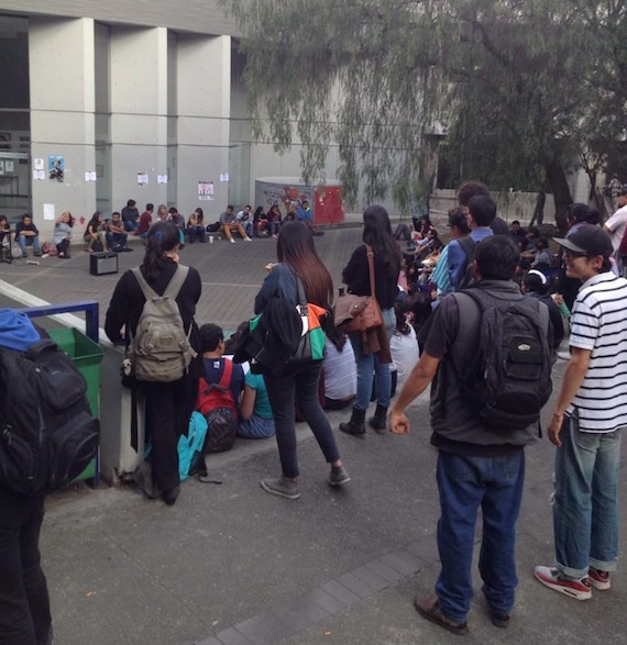 Durante la asamblea estudiantil del lunes. Foto: SinEmbargo. 