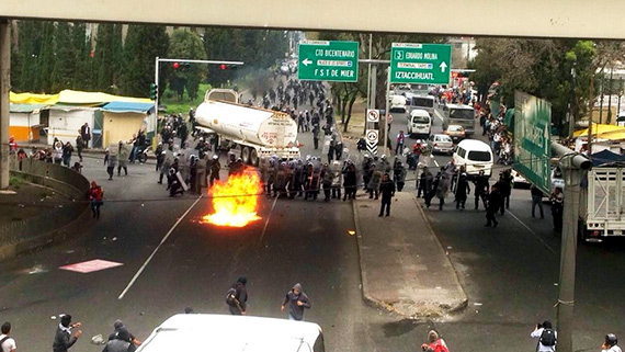 Las manifestaciones suben de tono. Foto: Twitter, @AA–DF