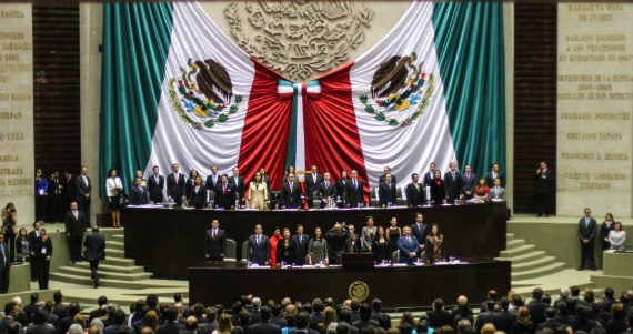 El Congreso de la Unión y el Poder Ejecutivo Federal sólo será observador en la adquisición de déficit estatal y municipal. 