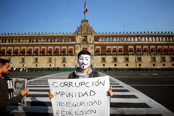 Jóvenes Comienzan a Reunirse En El Zócalo Capitalino Foto Francisco Cañedo Sinembargo