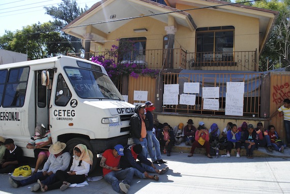 Miembros de la CETEG han tomado instalaciones electorales en Guerrero. Foto: Cuartoscuro.