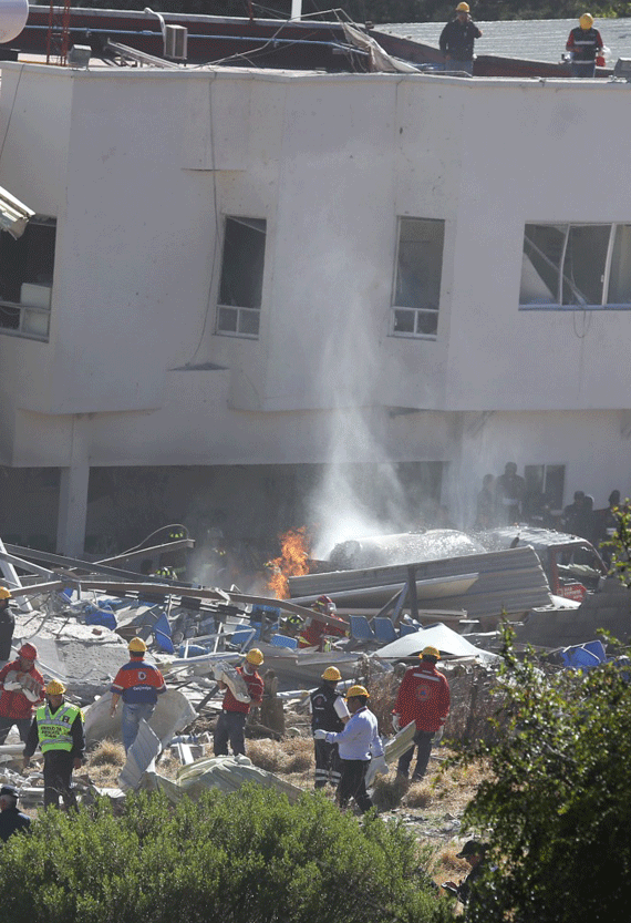 Hasta avanzada la mañana, la pipa seguía ardiendo. Foto: Cuartoscuro