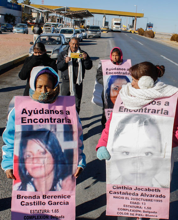 Su padre participó, junto con otras madres de desaparecidas, en una movilización en enero de 2013 en Chihuahua. Foto Cuartoscuro 