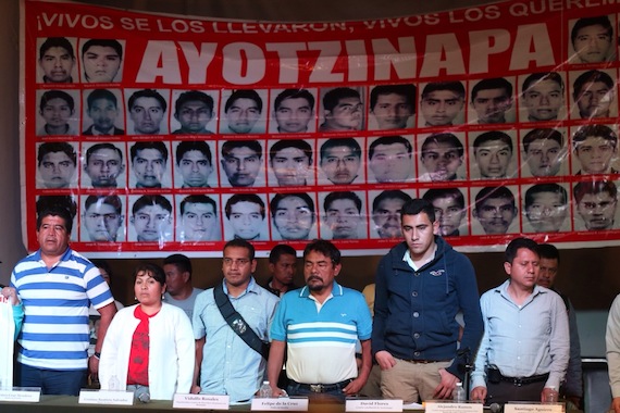 Las familias no creen la “verdad histórica”. Las organizaciones civiles tampoco. Foto: Francisco Cañedo, SinEmbargo