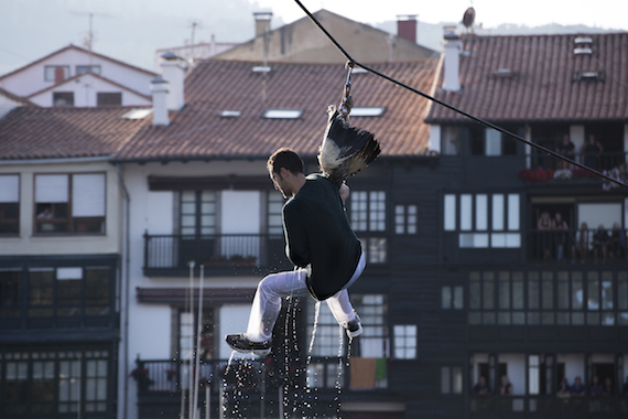 Día de gansos, Antzar Eguna, Lekeitio, Estado Español. Septiembre, 2014. Foto: Cortesía Tras Los Muros.