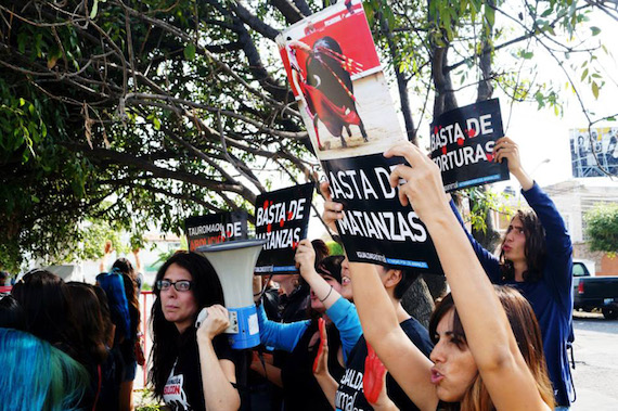 La activista confiesa sentirse orgullosa de poder trabajar en una organización que investiga la situación que viven todos los días los animales y educa para que sean respetados. Foto: Cortesía.