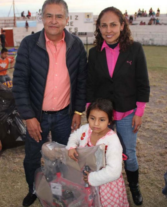 El Alcalde Ixtapan de la Sal, Ignacio Ávila Navarrete durante un festejo municipal del Día de Reyes. Foto: Ayuntamiento de Ixtapan de la Sal